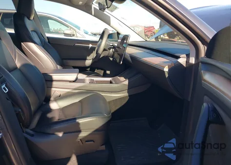 2023 Tesla Model Y Awd/Long Range Dual Motor All-Wheel Drive from USA, damaged, VIN 7SAYGDEE9PA128498